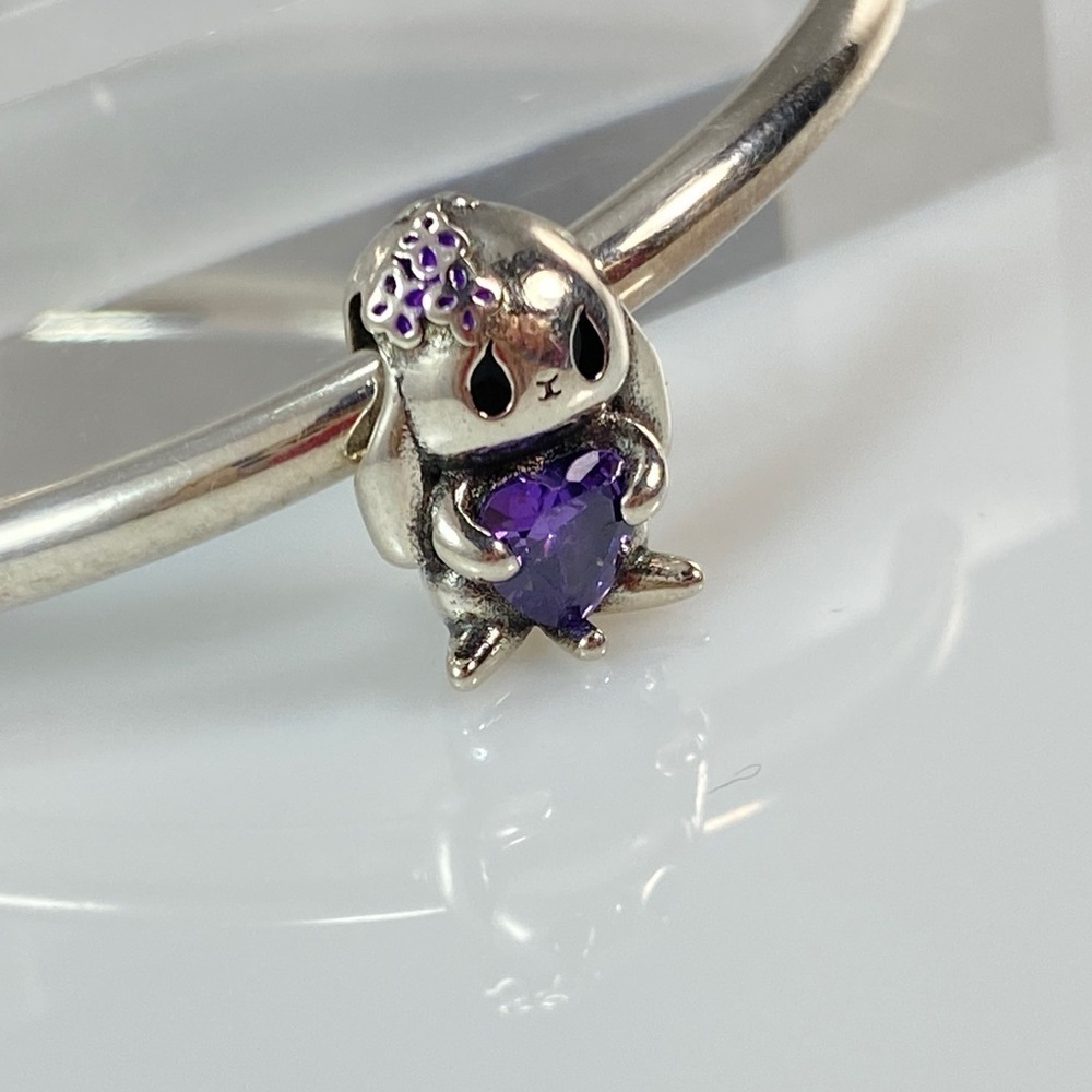 Lop-eared Rabbit with Cubic Zirconia Heart - Picture 14 of 15